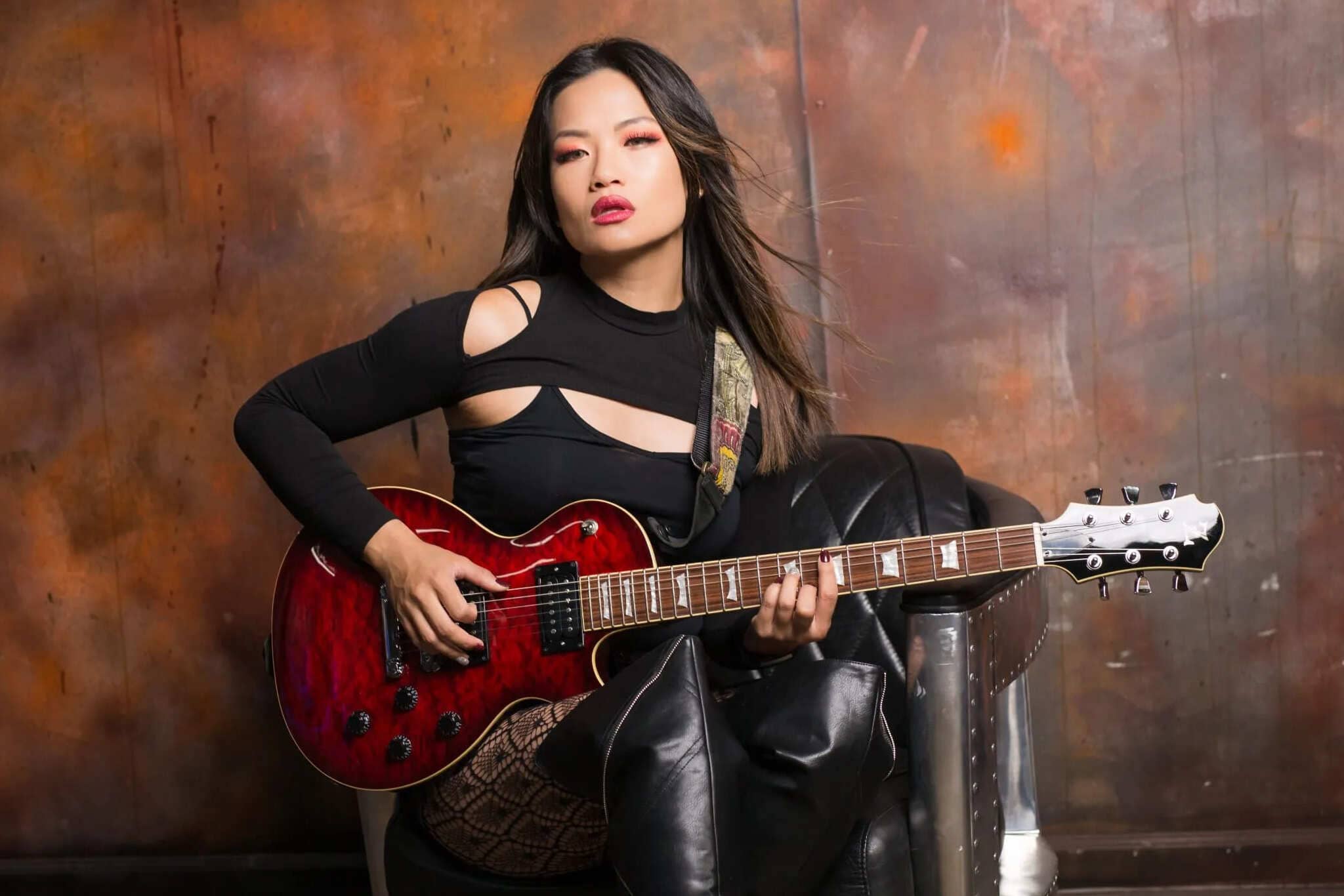 All About the New Guitarist of Smashing Pumpkins, Kiki Wong